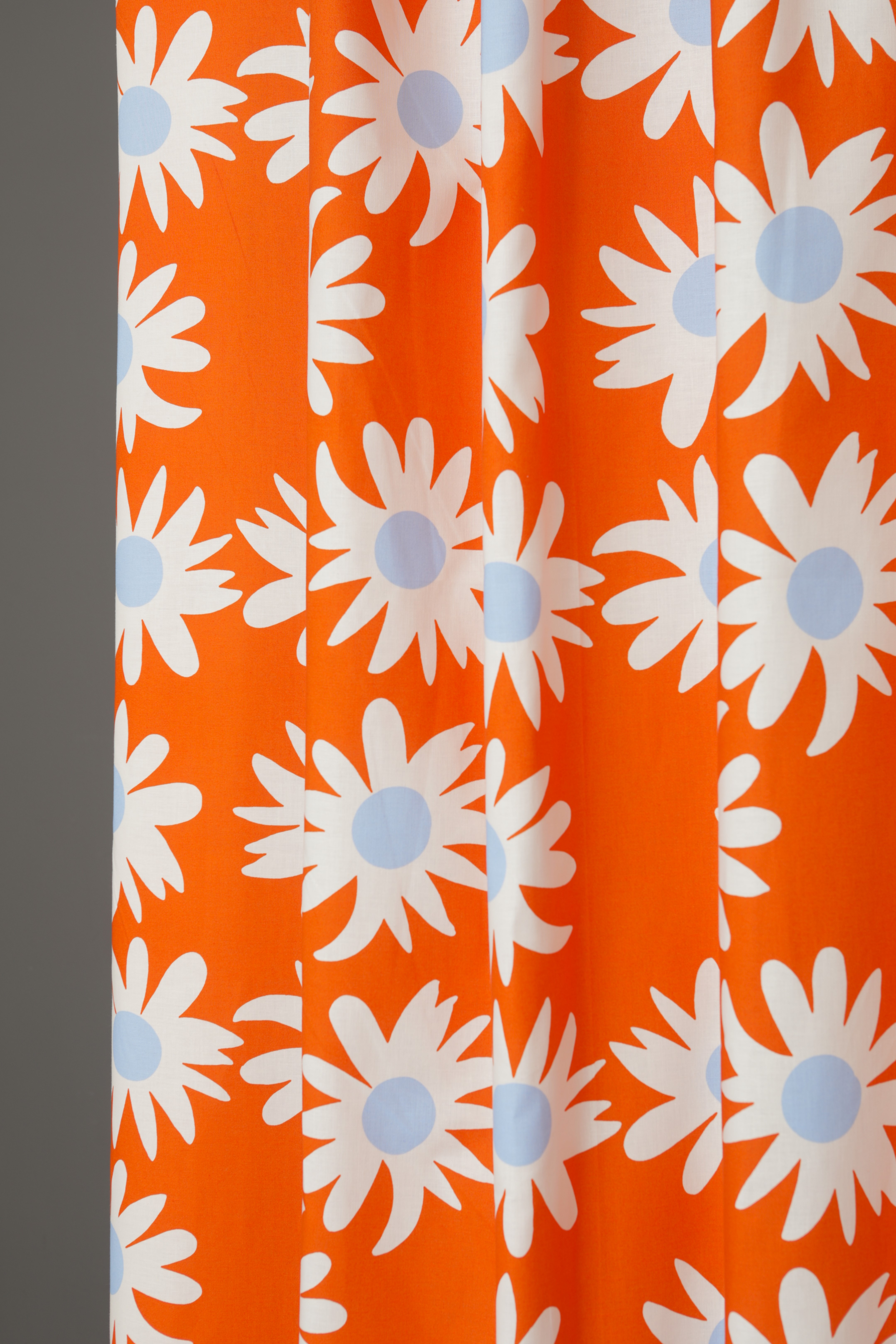 Marimekko - RAKASTAA EI RAKASTA -puuvilla oranssi - Eurokangas